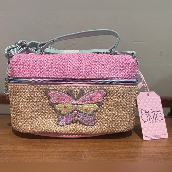 Miss Gwen’s NWTS  OMG ACCESSORIES Small Butterfly Straw Crossbody Bag - Picture 5 of 7